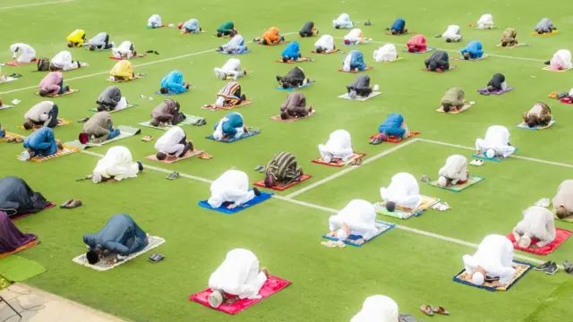 Abaislamu bari gusenga mu buryo bwo kutegerana mu Rwanda