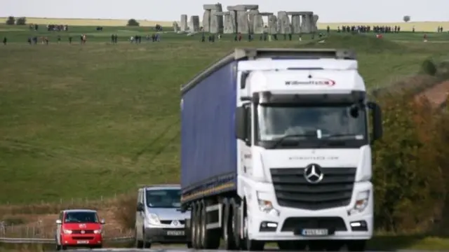 Hầm này sẽ cải tuyến lại quốc lộ A303 về phía Nam của Stonehenge