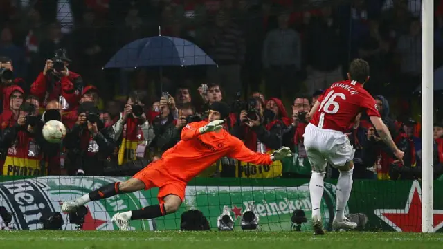 Michael Carrick ti Manchester United gba bọọlu wọ awọn ninu aṣekagba Champions League 2008