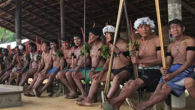 Indígenas do povo Yanomami, na fronteira do Brasil com a Venezuela