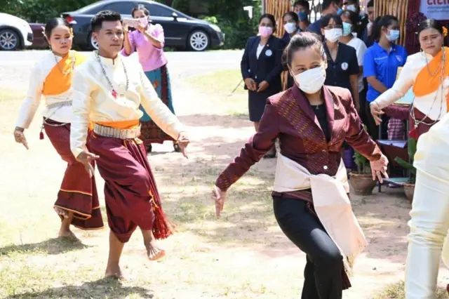 กนกวรรณ วิลาวัลย์ เดินทางไปตรวจราชการและติดตาม กศน. ใน จ.สุรินทร์