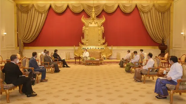 ဘီလ်ရစ်ချတ်ဆန်နဲ့ မြန်မာ့အရေး