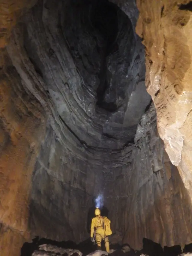 Спелеологи в пещере Вишневского
