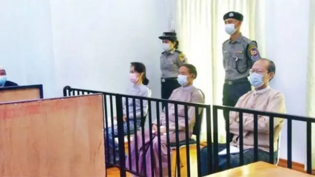 စစ်တပ်က အာဏာသိမ်းပြီးနောက် ပုဒ်မ ၆ ခု၊ အမှု ၇ မှုနဲ့ တရားစွဲ ခံထားရတဲ့ နိုင်ငံတော်၏ အတိုင်ပင်ခံပုဂ္ဂိုလ် ဒေါ်အောင်ဆန်းစုကြည်ရဲ့ အမှုတချို့ကို ဇွန်လ ၁၄ ရက်က ပထမဆုံး စတင် ကြားနာစစ်ဆေးခဲ့