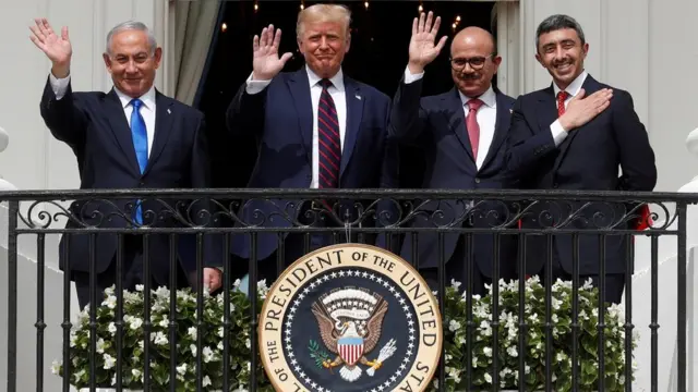 ترامب ونتنياهو وبن زايد وبن راشد الزياني.