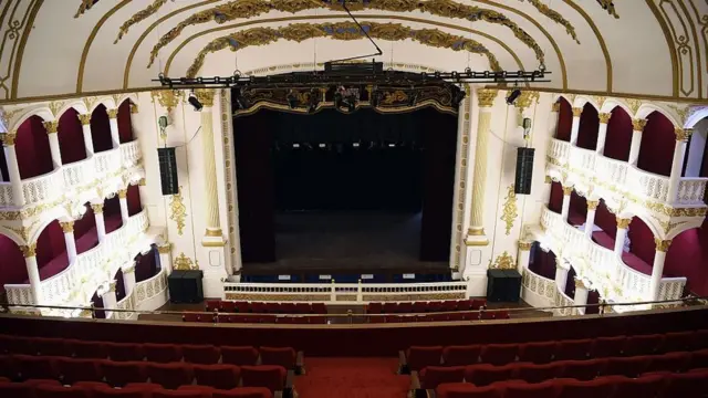 ઓપેરા હાઉસની તસવીર