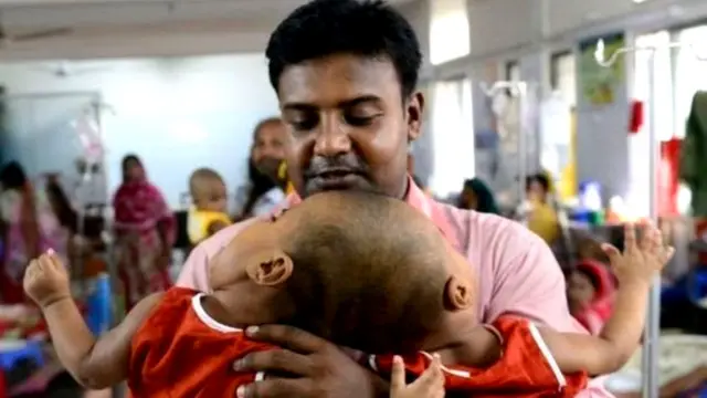 जुळी बाळं