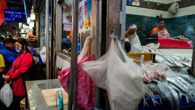 মাংসের দোকানগুলো