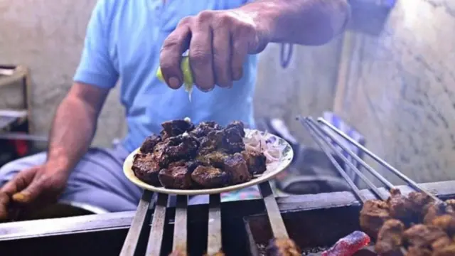ગુજરાતમાં નૉનવેજની લારીનો વિવાદ