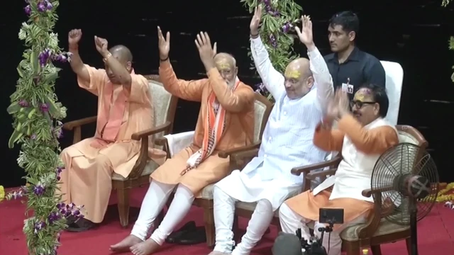 नरेंद्र मोदी