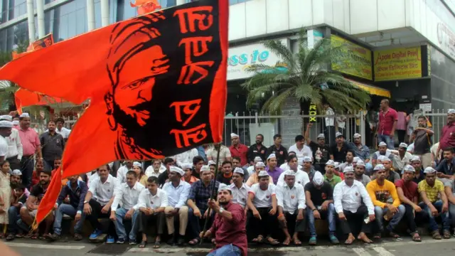 મહારાષ્ટ્રમાં મરાઠાઓએ અનામતની માગ કરી હતી