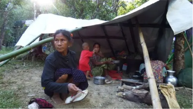 ဒုက္ခသည် စခန်း တခု က စစ်ဘေးရှောင်များ