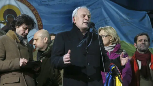 Степан Кубів, вже будучи головою Нацбанку, виступає під час Народного Віча на Майдані в Києві, 26 лютого 2014 року