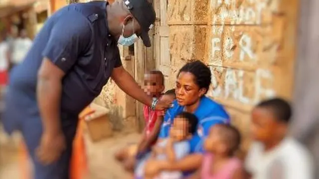 Steve Oruruo na Augustina Onyishi na Ụmụ ya