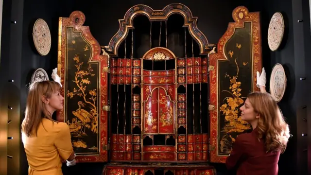 старинное бюро