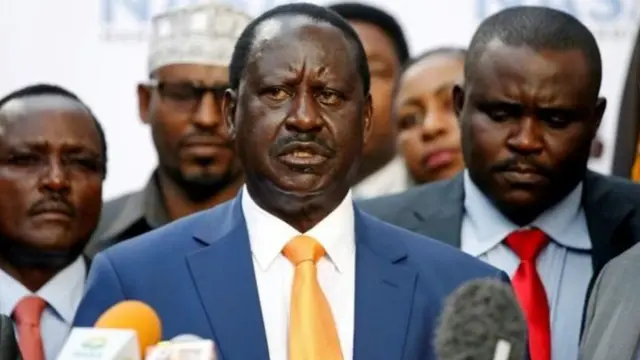 Raila wuxuu ku adkeysanayaa in baaritaan guud lagu sameeyo qalabka guddiga, xubnaha qaarna is casilaan