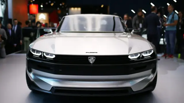 نشان جدید پژو اولین بار در کانسپتی در نمایشگاه پاریس نمایش داده شده بود