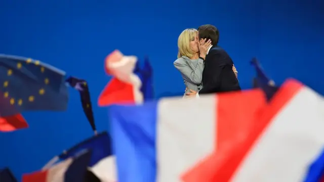 ماكرون وزوجته