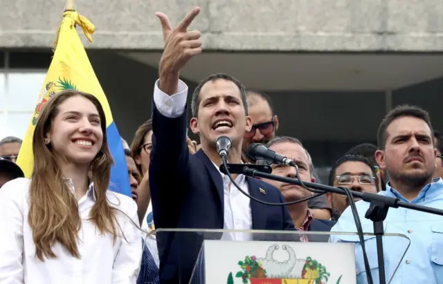 Juan Guaidó, su esposa y Stalin González