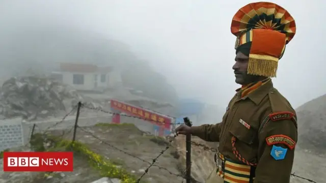 Askari Hindiya oo ku sugan xadka labada dal