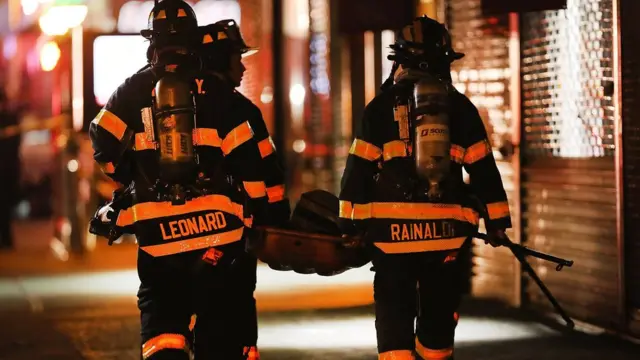 Personal del cuerpo de bomberos de Nueva York.