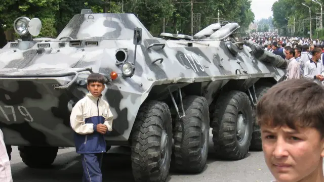 БТРлардан ўқ узишди