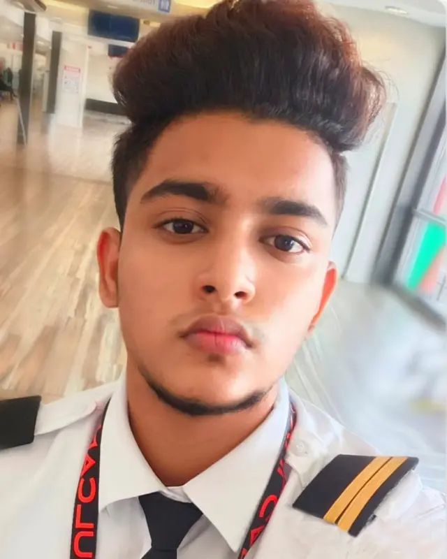 एडम हैरी