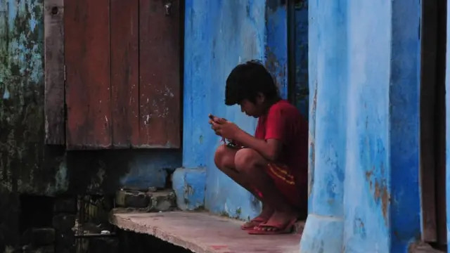 कोरोना के दौर में स्कूल खोलने के क्या ख़तरे हैं?