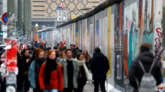 Берлин эмес Бонн туристтер үчүн өзгөчө кызыгуу жараткан шаар болуп калмак.