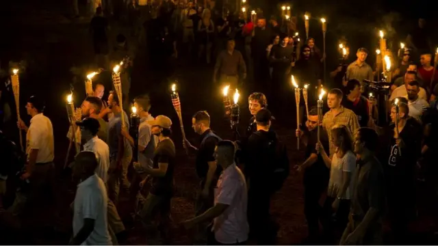 पूरी दुनिया में बढ़ते कट्टरपंथ से कैसे निपटा जा सकता है?