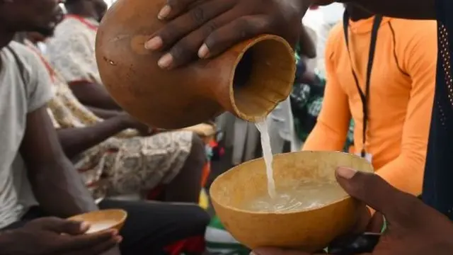 Ndị na-aṅụ nkwụ