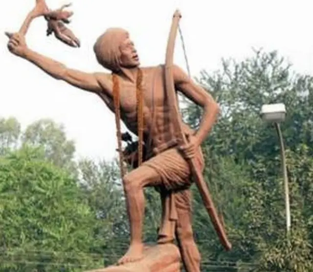 બિરસા મુંડાની પ્રતિમા