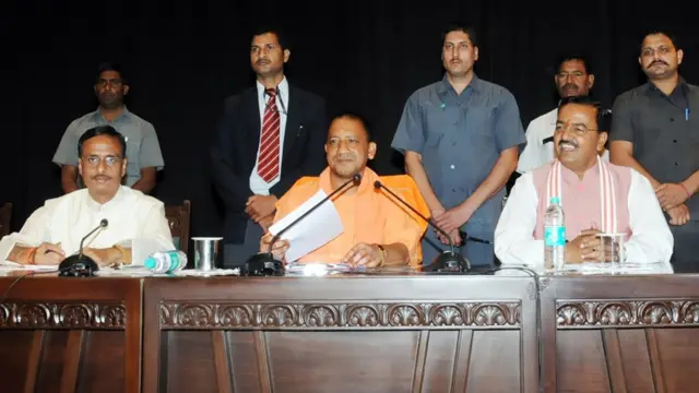 योगी आदित्यनाथ, केशव प्रसाद मौर्या और दिनेश शर्मा