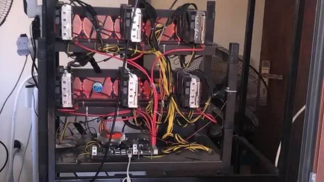 جزء من تجهير لتعدين العملات المشفرة في أحد المنازل في لبنان