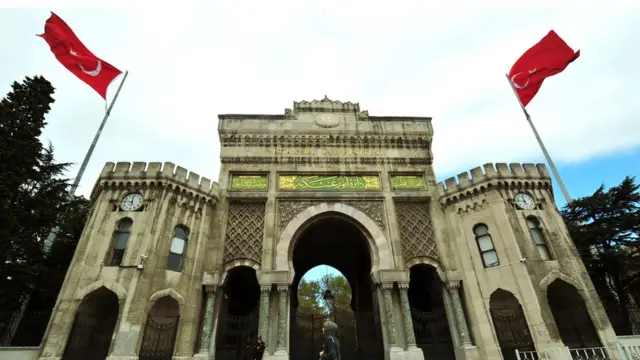 İstanbul Üniversitesi