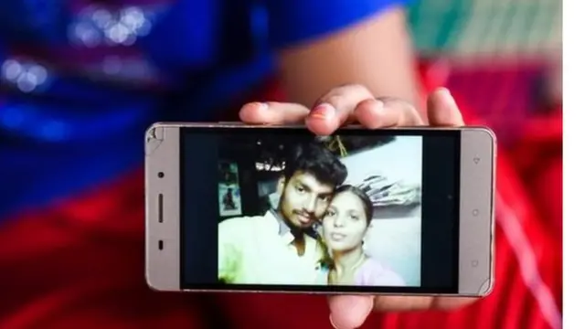 Mobile phone photo of Kausalya and Sankar