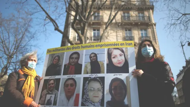 تجمع روز جهانی زن در پاریس