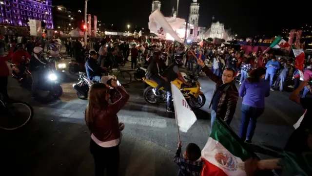 Celebraciones por la victoria de AMLO.