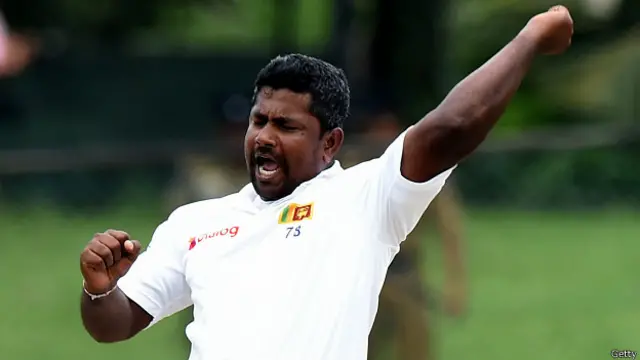 රංගන හේරත් ලෝක වාර්තාවක් අභියස