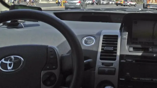 Wixii ka horreeyey 1991 Baabuurta isteerinkoodu bidixda ku yaallo ayaa lagu kaxayn jiray Soomaaliya