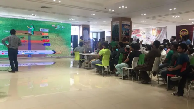 لاہور کی سڑکیں ویران