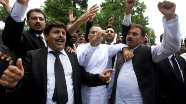 وکلا (فائل فوٹو)