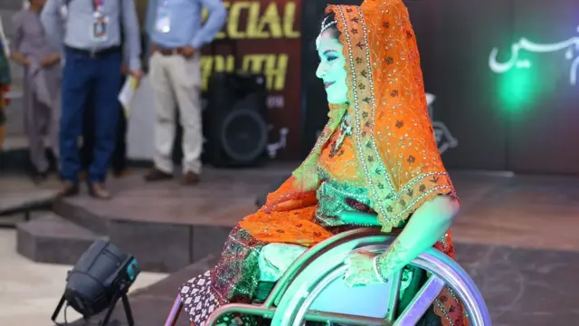 پېښور کې د معلولينو نندارتون