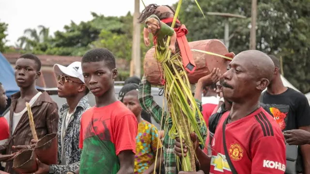 Ndị na-eti mmọnwụ