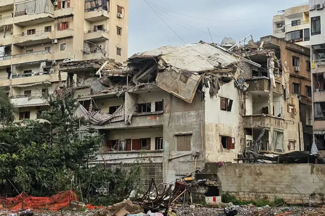 Разрушенный дом на окраине Бейрута после удара Израиля