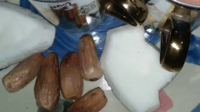 Dabino da kwana da aya