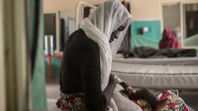 Mama dey look her pickin for hospita