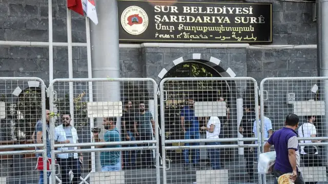 Diyarbakır'ın Sur ilçesine Kasım 2016'da kayyum atandı.