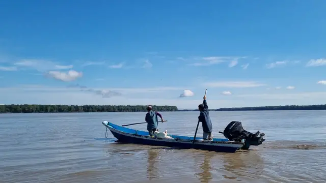 Pescadores en el golfo de Guayaquil