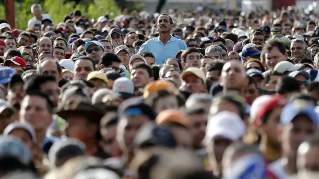 Очередь на границе Венесуэлы и Колумбии, июль 2016 года